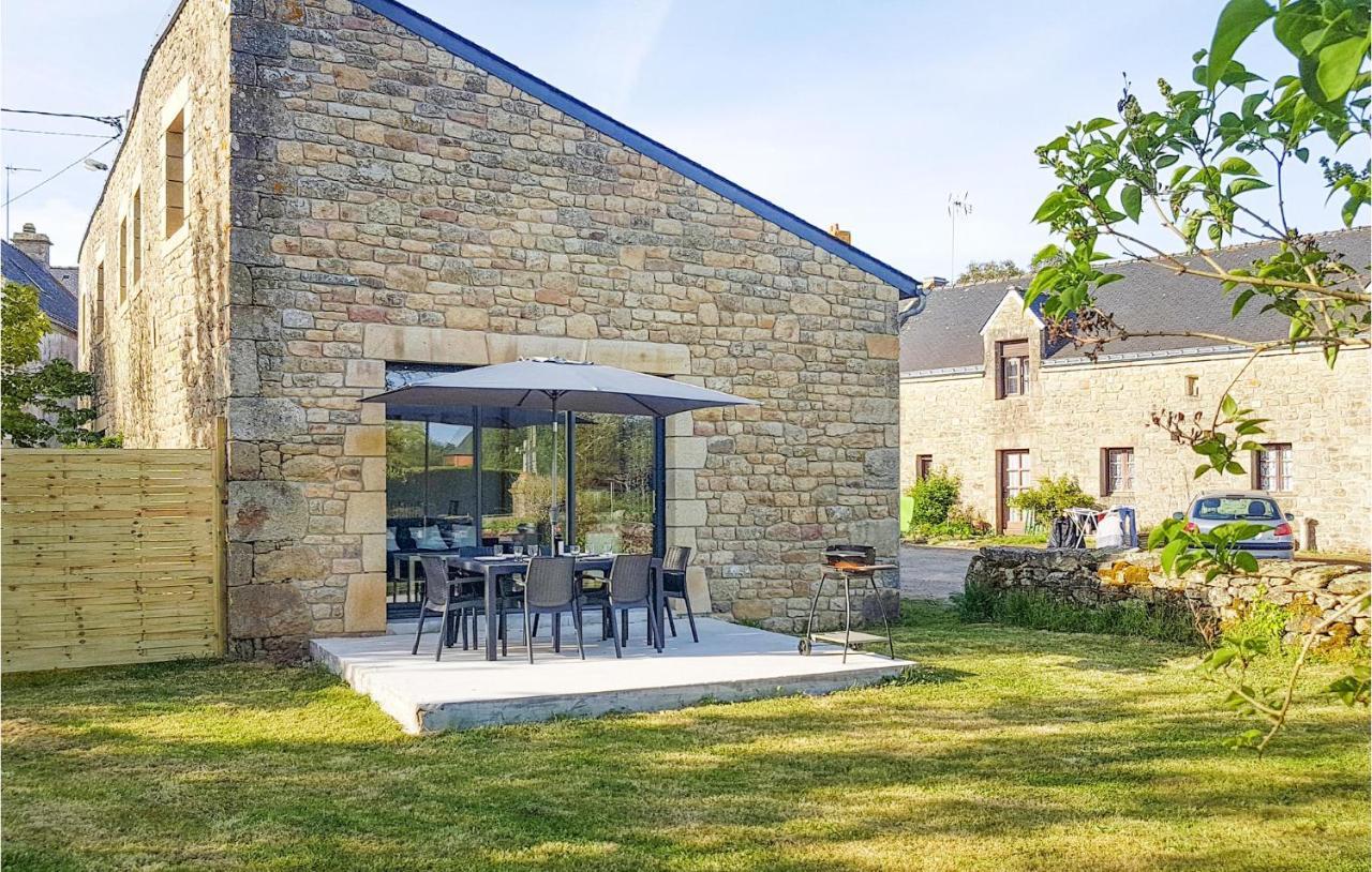 Beautiful Home In Erdeven With Kitchenette Exterior photo
